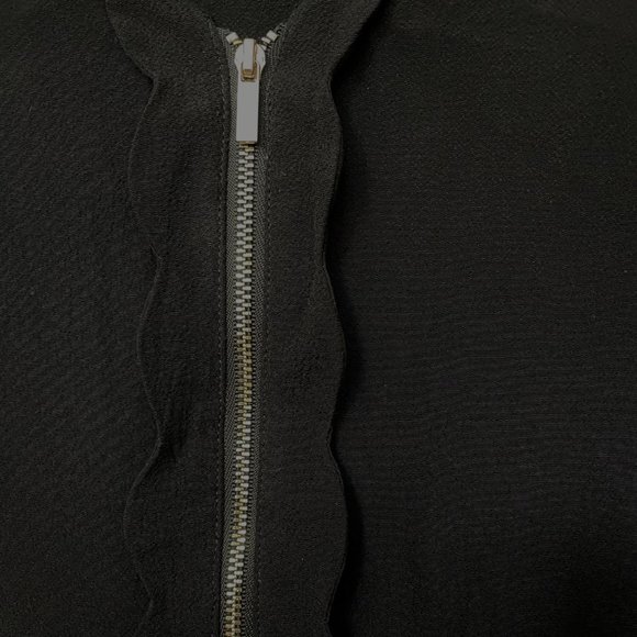 Promod (France) Crepe Short Sleeves Fitted Top with elegant details - Picture 6 of 6